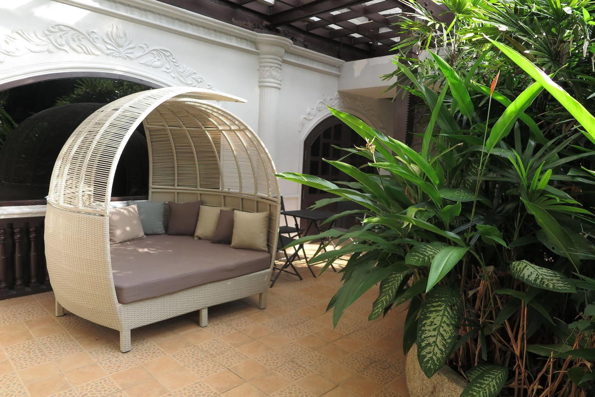 Pearl Hotel Phuket Bagian luar foto